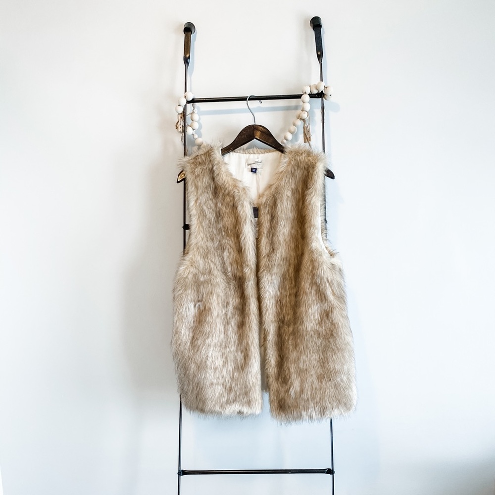 Universal Thread Faux Fur Vest - Tan